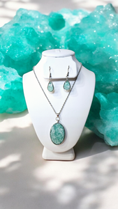 Turquoise quartz necklace & earring set