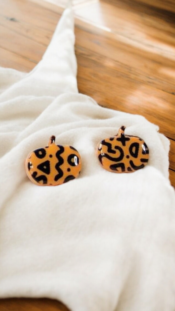 Pumpkin Studs