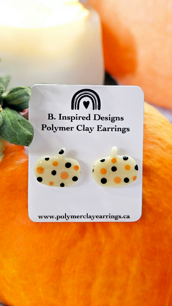 Glow in the dark pumpkin studs